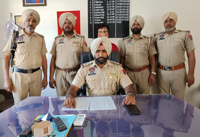 A fugitive in the robbery case was arrested by the police